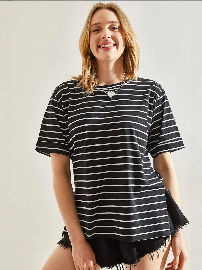 بيانكو لوتشي تيشيرت بأكمام قصيرة وياقة دائرية مخطط من لوكسي بفتحة جانبية