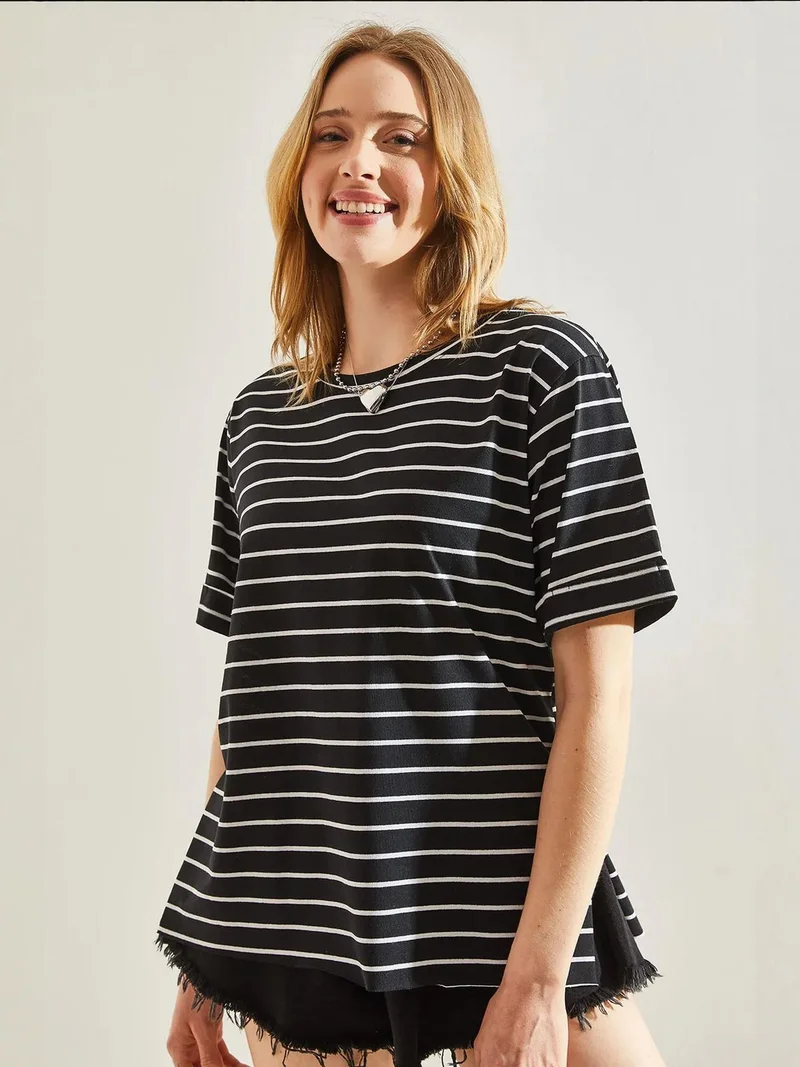 Bianco Lucci LUCCI Striped Crew Neck Short Sleeve T-Shirt with Side Slit