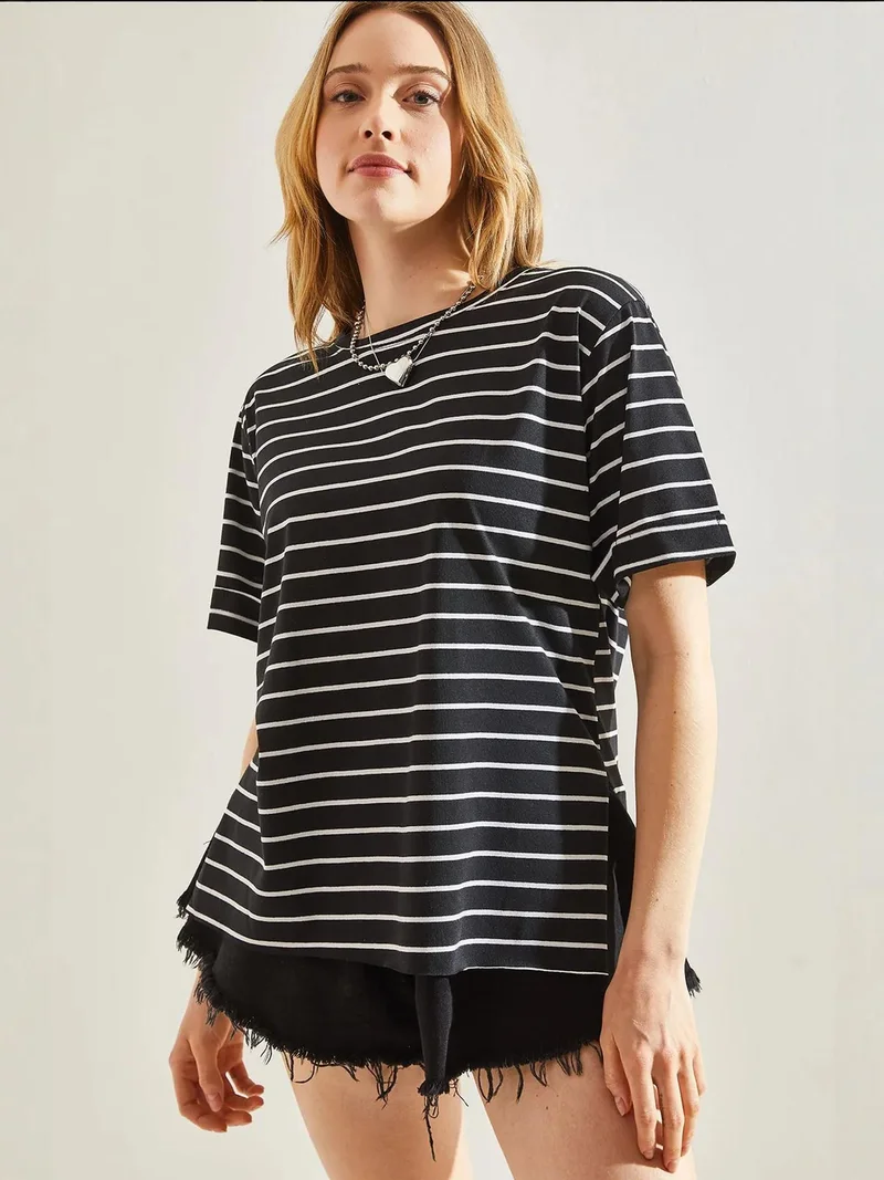 Bianco Lucci LUCCI Striped Crew Neck Short Sleeve T-Shirt with Side Slit