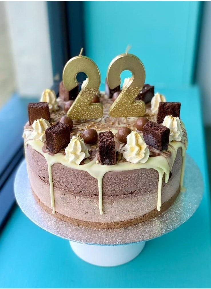 Talking Tables Talking Tables 2 Number Birthday Candles, Candle for Cake Decoration, Candle for Birthday Cake Topper, Anniversary Cake Number Candle. Candle stick for special occasions such as birthdays and Anniversaries (2 Number Candle, Gold Glitter Dipped Candle)  - Image 3