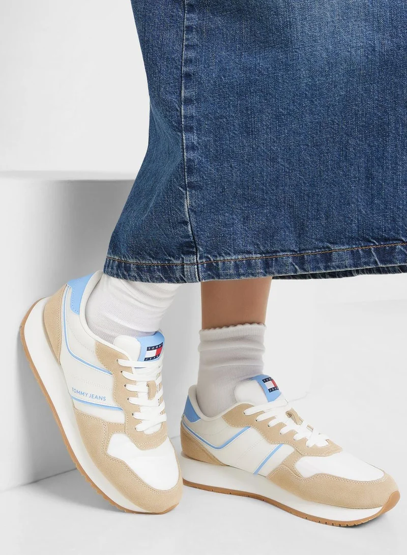 تومي جينز سنيكرز إيفا برباط علوي منخفض