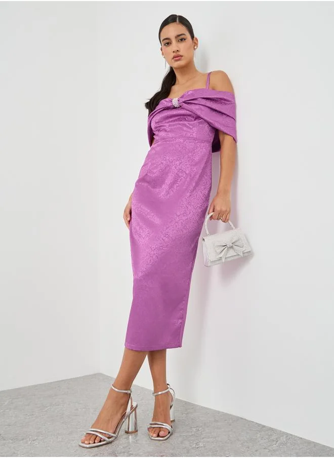Styli Styli Embellished Front Knot Cold Shoulder Sheath Midi Dress