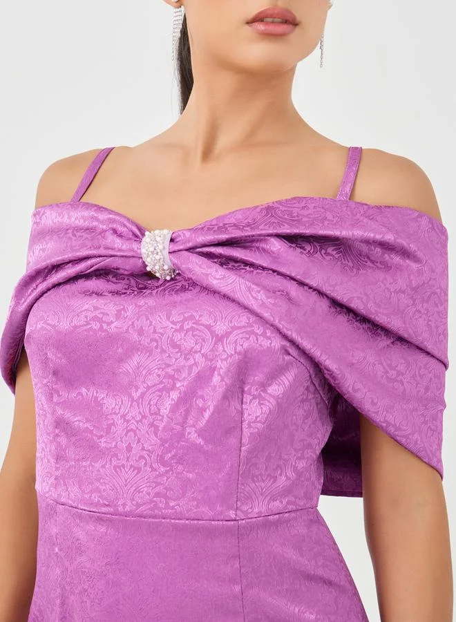 Styli Styli Embellished Front Knot Cold Shoulder Sheath Midi Dress