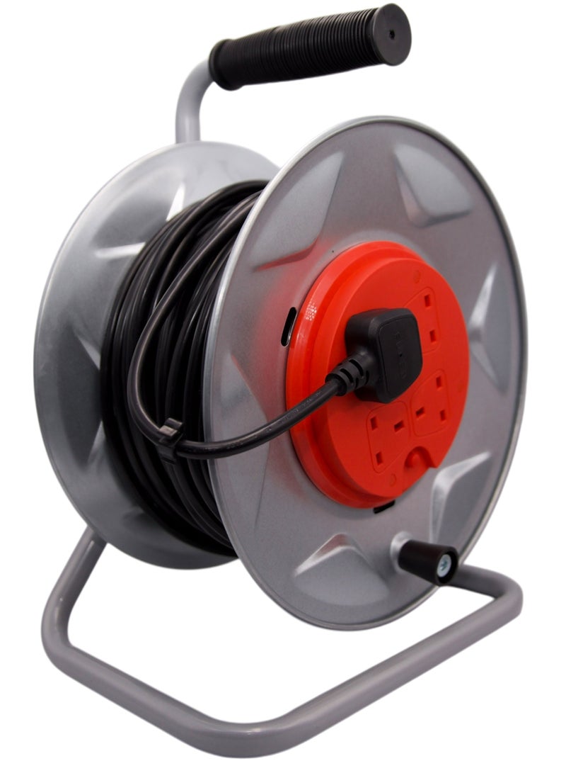 هاي-تيك بكرة كابل HI-TECH  بطول 50 متر - 4 مقابس بريطانية 3 سنون، كابل H05VV-F 3G مقاس 1.5 مم، حماية ضد القطع الحراري، هيكل البكرة فولاذي مقاوم للصدأ، 230 فولت/1000 واط/13 أمبير، أسطوانة تمديد شديدة التحمل، استخدام داخلي . - Image 1