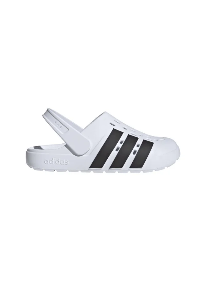 adidas أديليت كلوج . يو صنادل رياضية بيضاءشباشب للجنسين