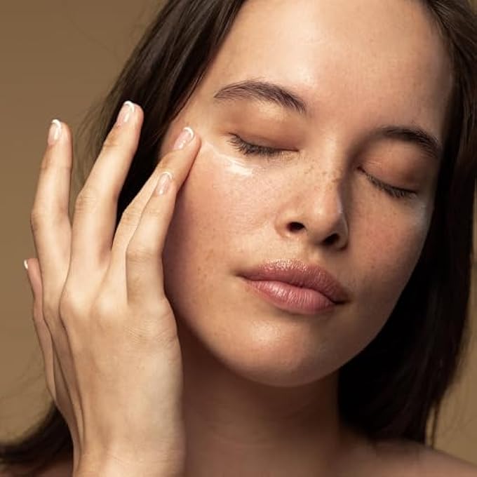 Antipodes Kiwi Seed Oil Eye Cream with Vitamin C Skincare Ingredient Kiwi Seed Oil Vegan Eye Cream Fine Lines, Aging & Dry Skin 30ml - Image 2