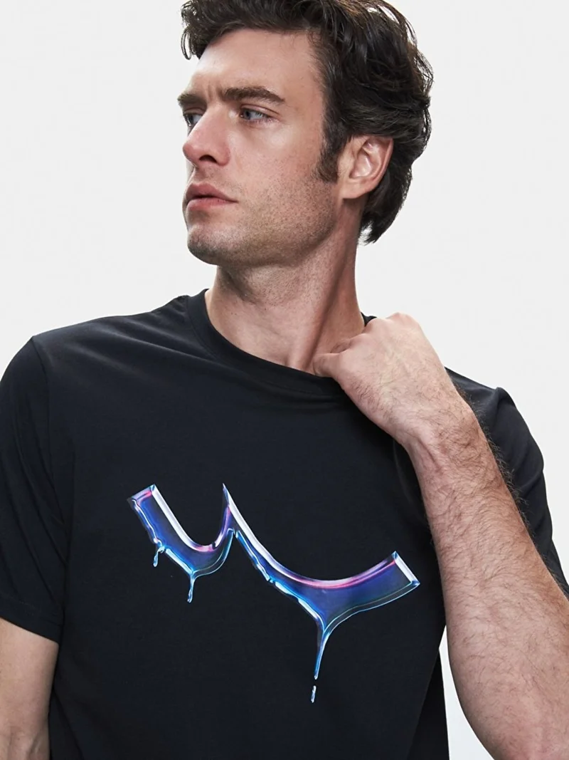 ال تي بي Black T-Shirt