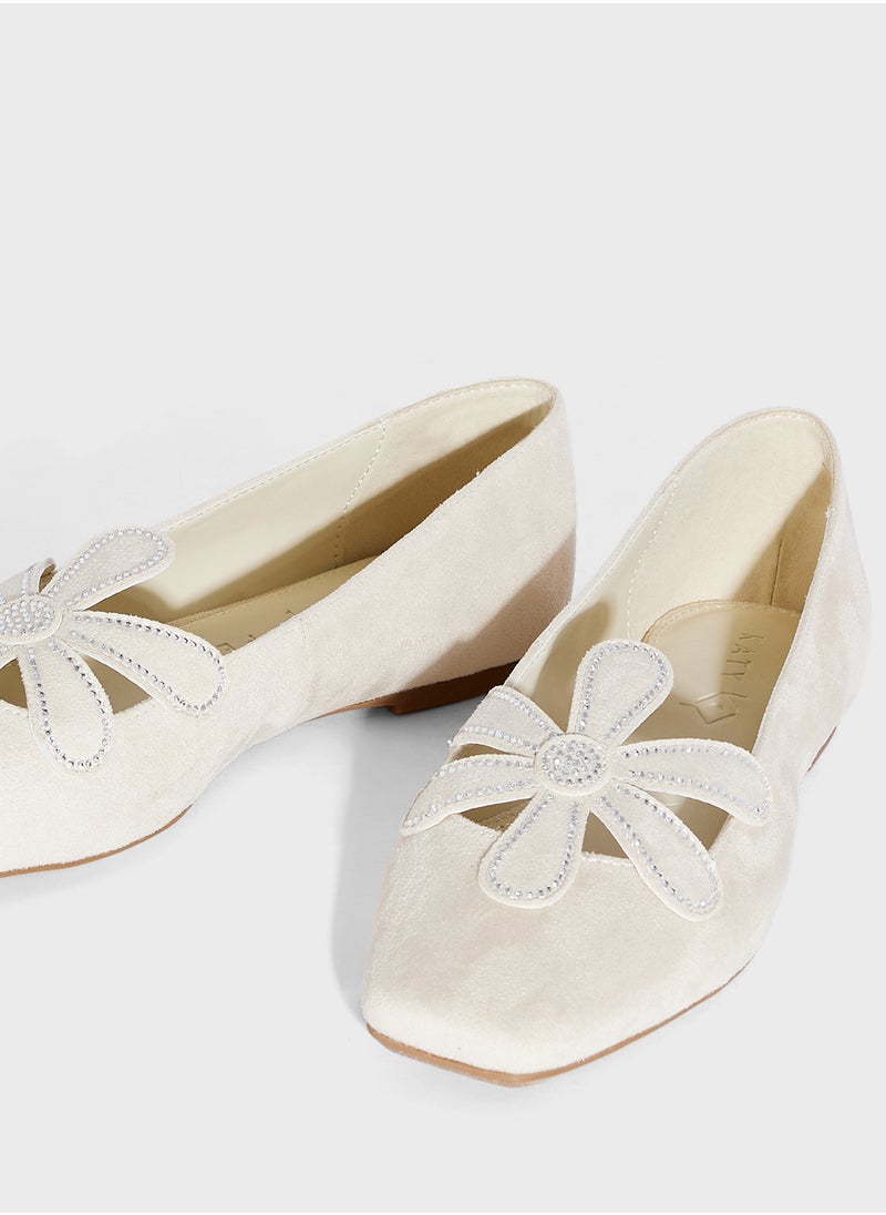 Katy Perry - Close Toe Flower Detail Flat Ballerinas - Image 1