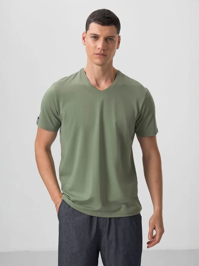 تومي لايف TOMMY Men's V-Neck Short Sleeve T-Shirt