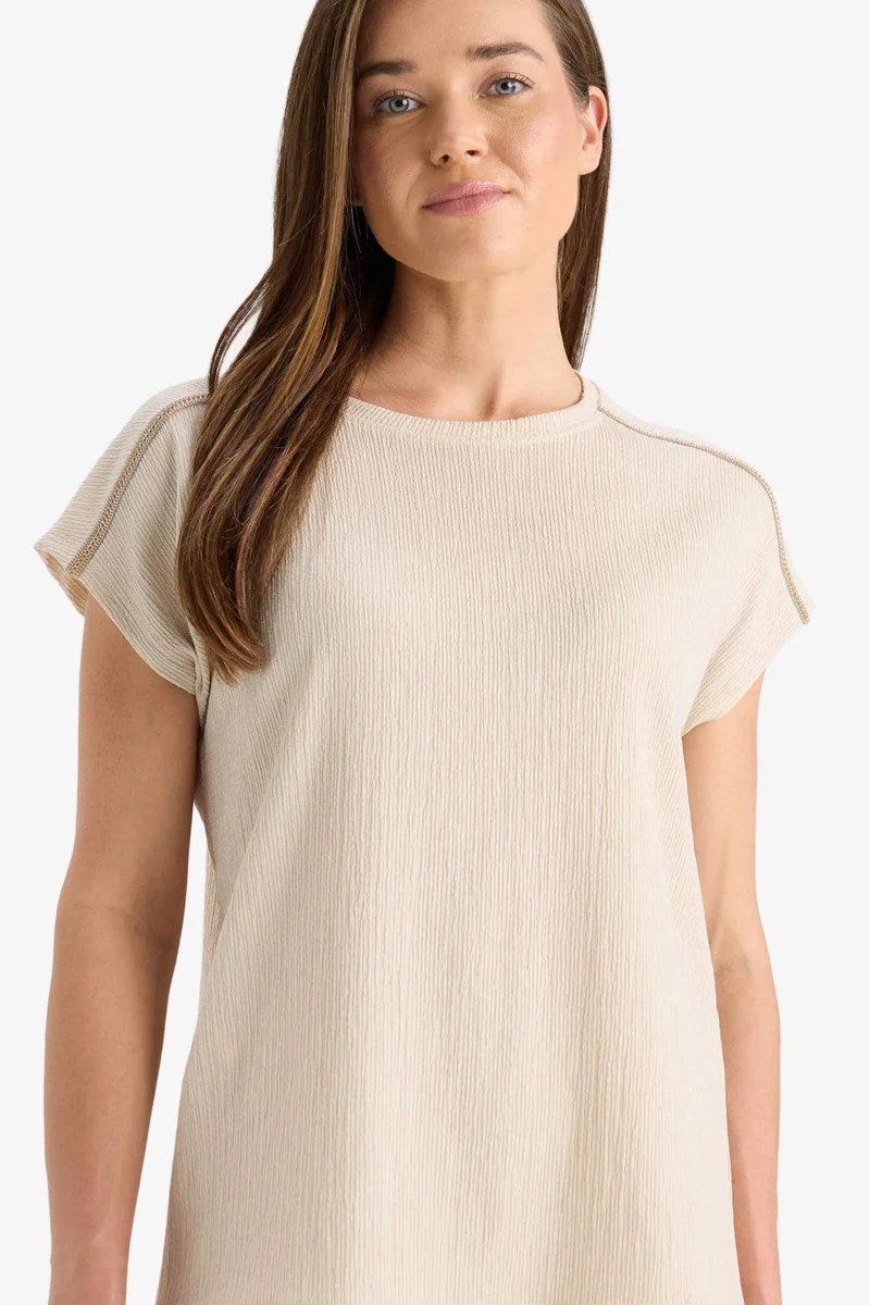 ديفاكتو Crew Neck Crepe Short Sleeve T-Shirt