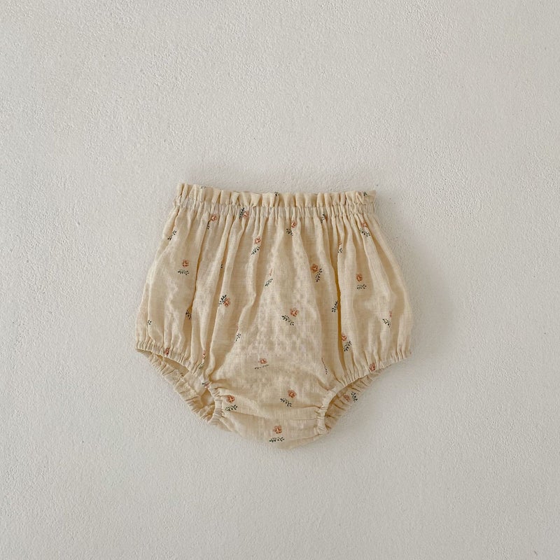 Ins 2025 New Summer Baby Floral Fungus-Edged Bread Pants Versatile Shorts 2 Colors Available - Image 1