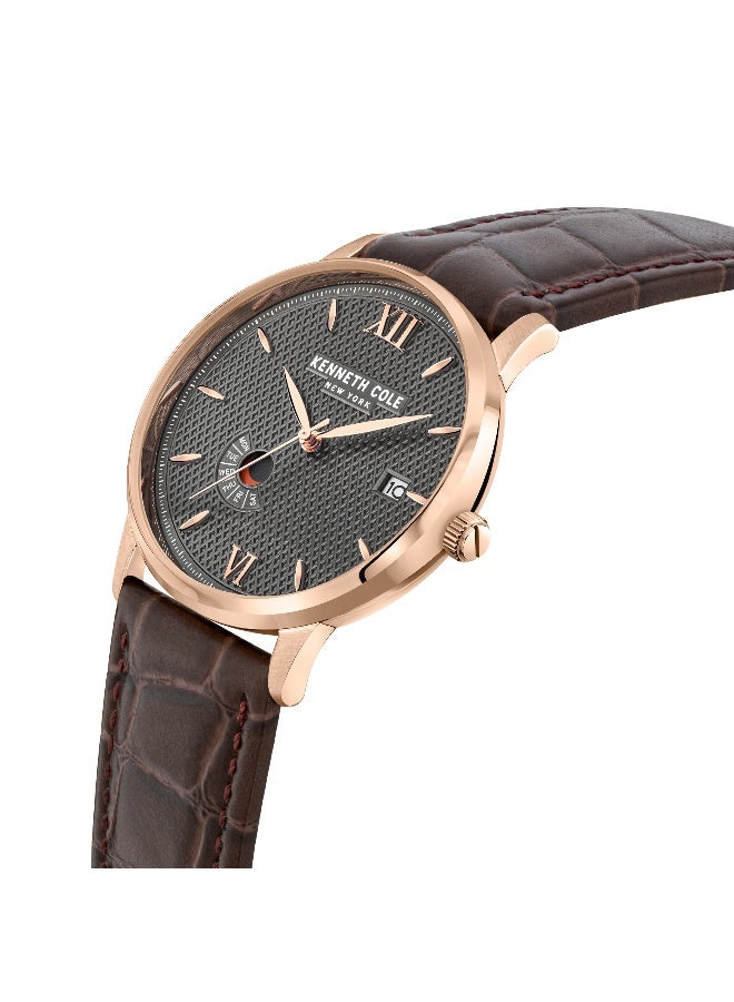 Kenneth Cole New York ساعة أنالوج للرجال بقرص رمادي معدني وحزام جلد بني - 42 مم - Image 2