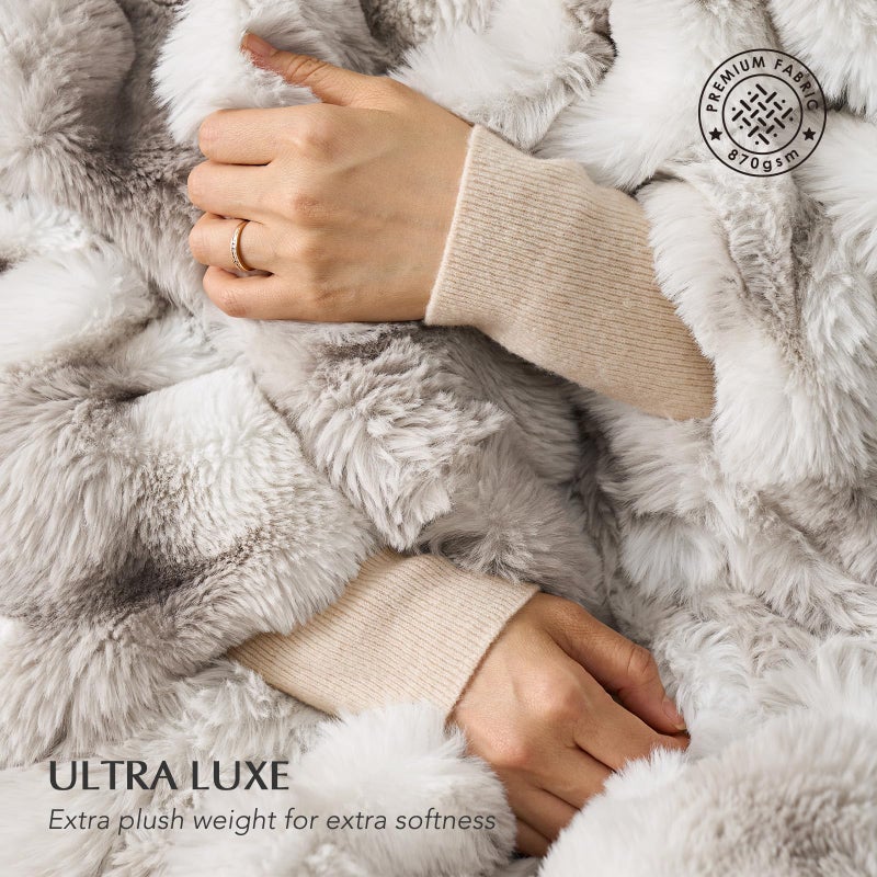 EverGrace Ultra Soft Luxury Fluffy Faux Rabbit Fur Throw Blanket, Thick Warm Bubble Throw for Bed, Cozy Plush Reversible Blankets for Couch, Chair, Sofa, Light Grey, 50x60 Inches - Image 3