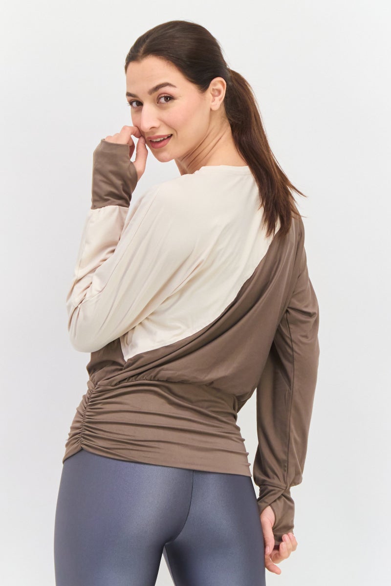 Tahari تي شيرت رياضي نسائي من تاهاري بأكمام طويلة مناسب للأنشطة الخارجية، بني - Image 3