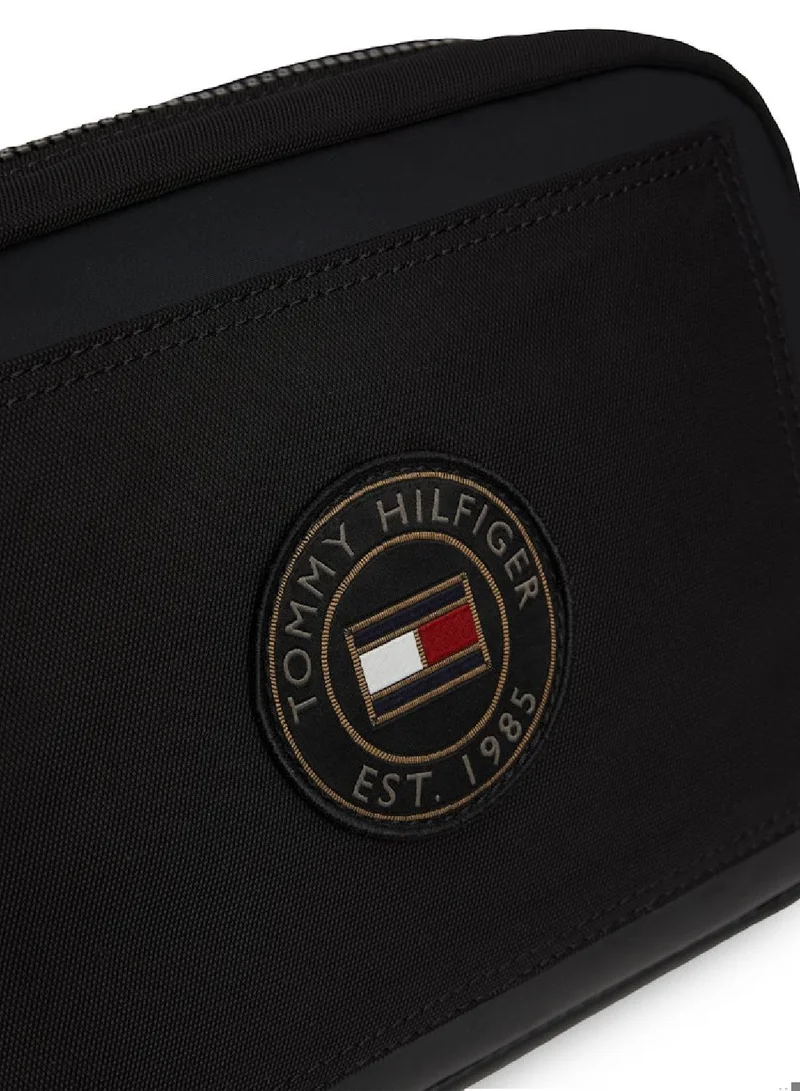 TOMMY HILFIGER Mixed Texture Logo Badge Washbag