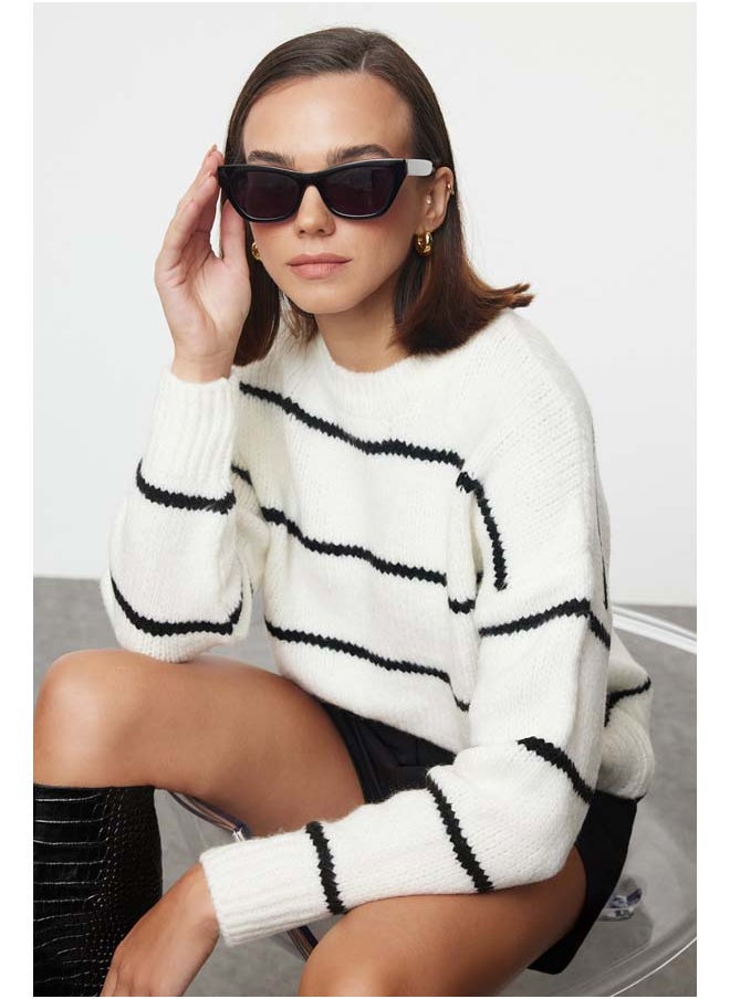 trendyol - Ecru*001 Wide Pattern Soft Texture Basic Striped Knitwear Sweater TWOAW23KZ00185 - Image 1