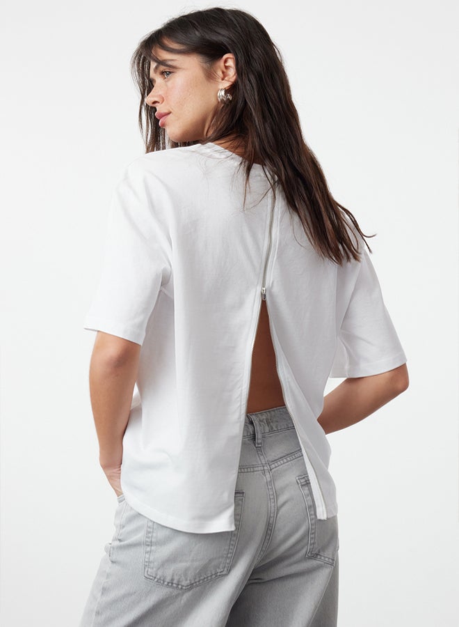 trendyol White 100% Cotton Zipper Detailed Relaxed/Comfortable Pattern Knitted T-Shirt - Image 1