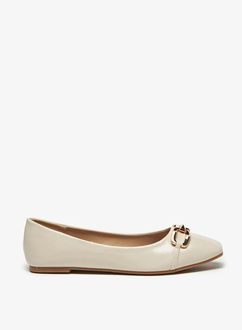 فلورا بيلا Embellished Slip-On Round Toe Ballerina Shoes
