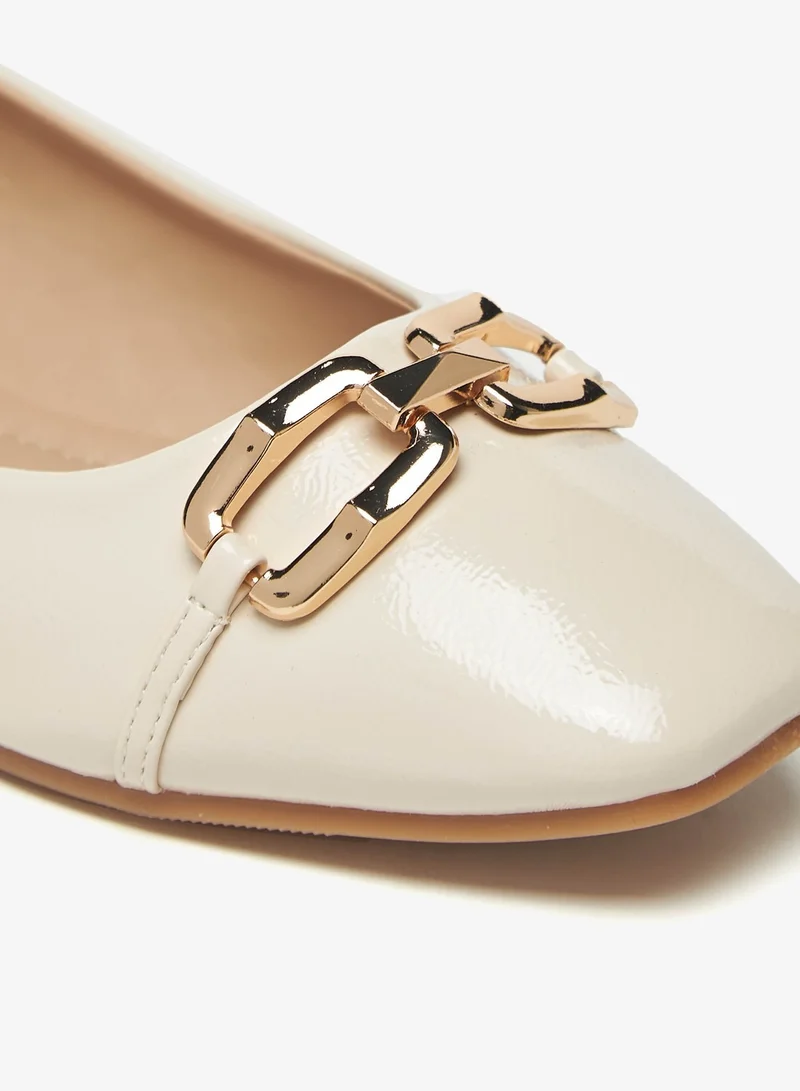 فلورا بيلا Embellished Slip-On Round Toe Ballerina Shoes