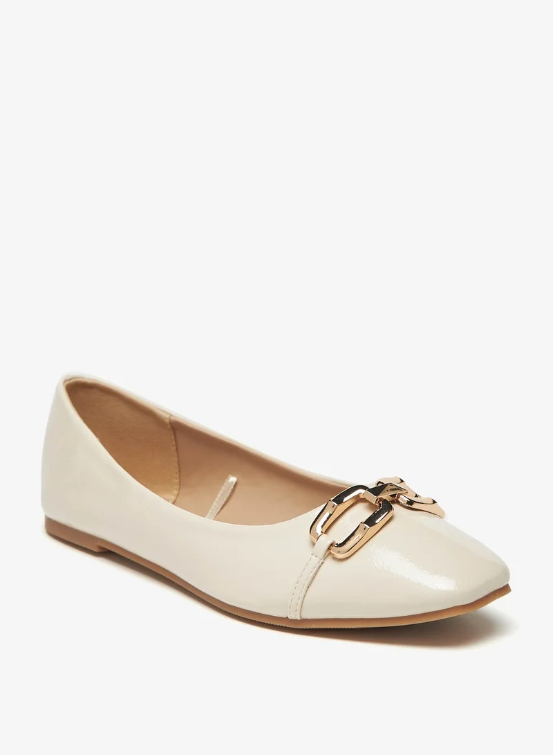فلورا بيلا Embellished Slip-On Round Toe Ballerina Shoes