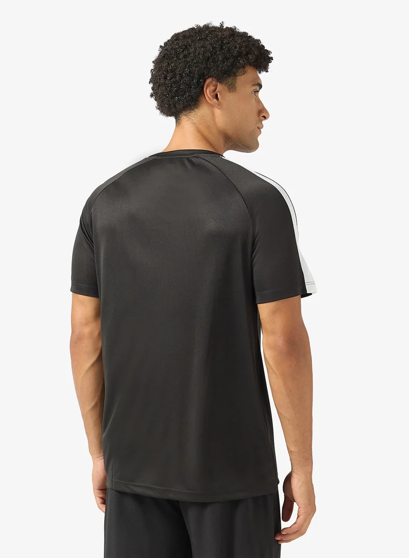 فورورد ملابس رياضية