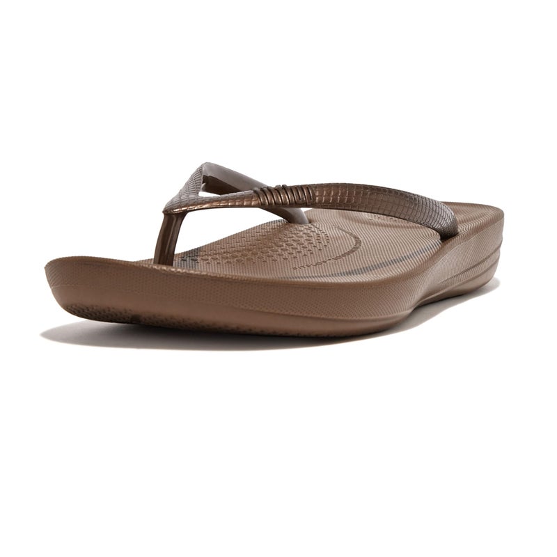 FitFlop Women's iQushion Rubber Flip-Flips with Contoured Footbed for Walking, Lightweight Ergonomic Flip Flop Sandals with Arch Support and Foot Impact Pillows, Bronze, 9 US Women - Image 1