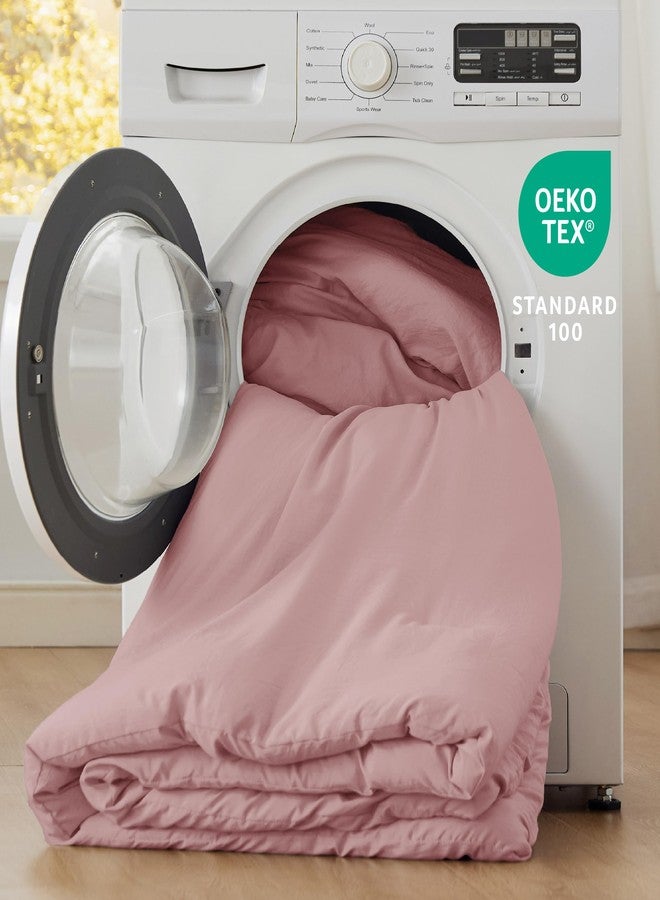 Bedsure طقم لحاف بحجم كاليفورنيا كينغ من بيدشور، وردي ناعم، مفروشات مغسولة مسبقًا لجميع الفصول، 3 قطع من مجموعة جنتل سوفت™ البديلة للريش، 1 لحاف خفيف الوزن (104"x96") و2 غطاء وسادة (20"x36") - Image 5
