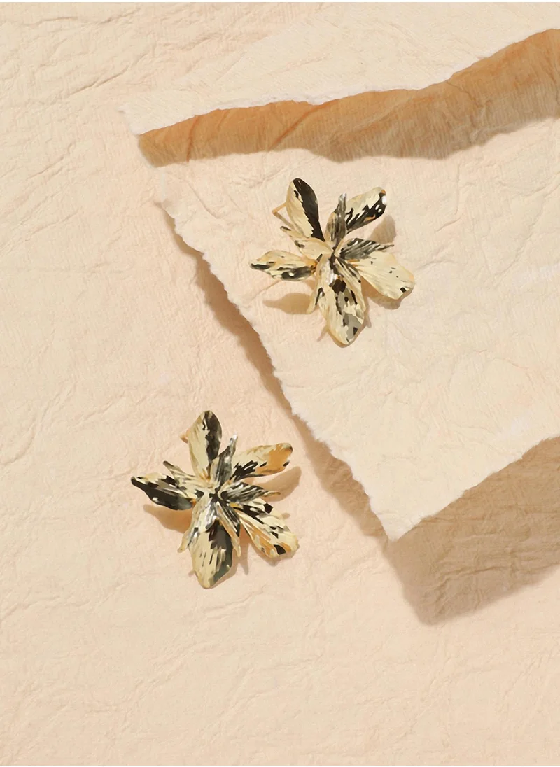 SOHI Metallic Flora Drop Earrings