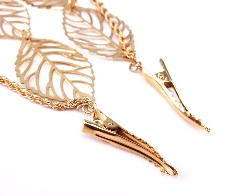 يوتون قطعتا مشبك بأسنان عريضة بسلسلة وبتصميم أوراق مفرغة - Image 4