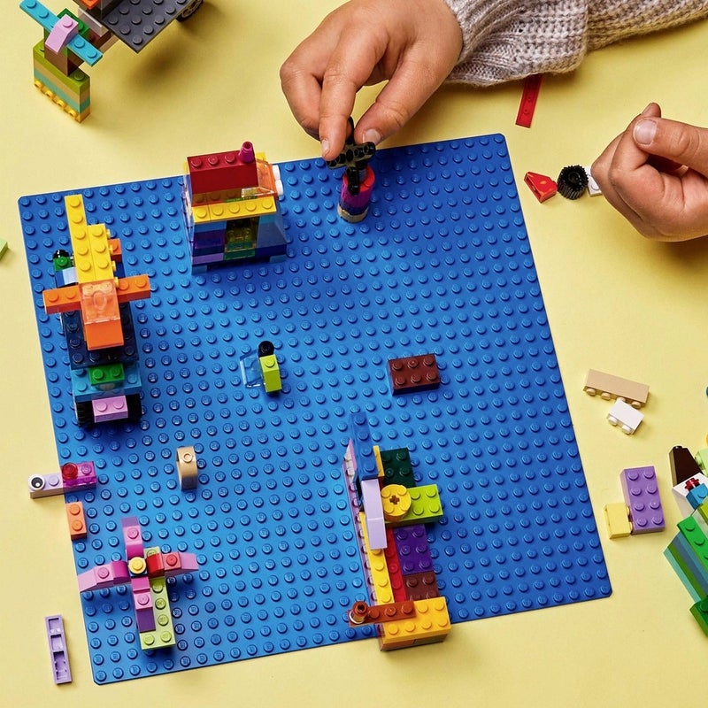 LEGO - Classic Blue Construction Plate - 11025 - Image 5