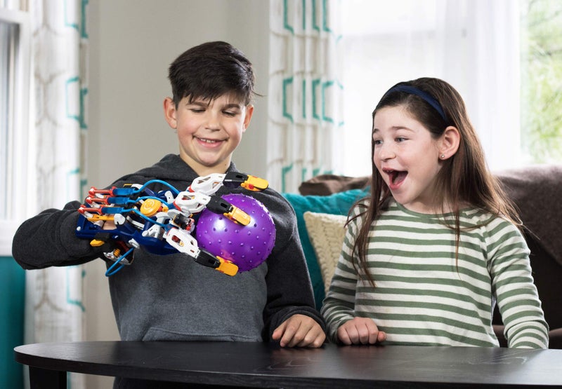 Thames & Kosmos Mega Cyborg Hand STEM Experiment Kit | Build Your Own GIANT Hydraulic Amazing Gripping Capabilities Adjustable for Different Sizes Learn Pneumatic Systems - Image 4
