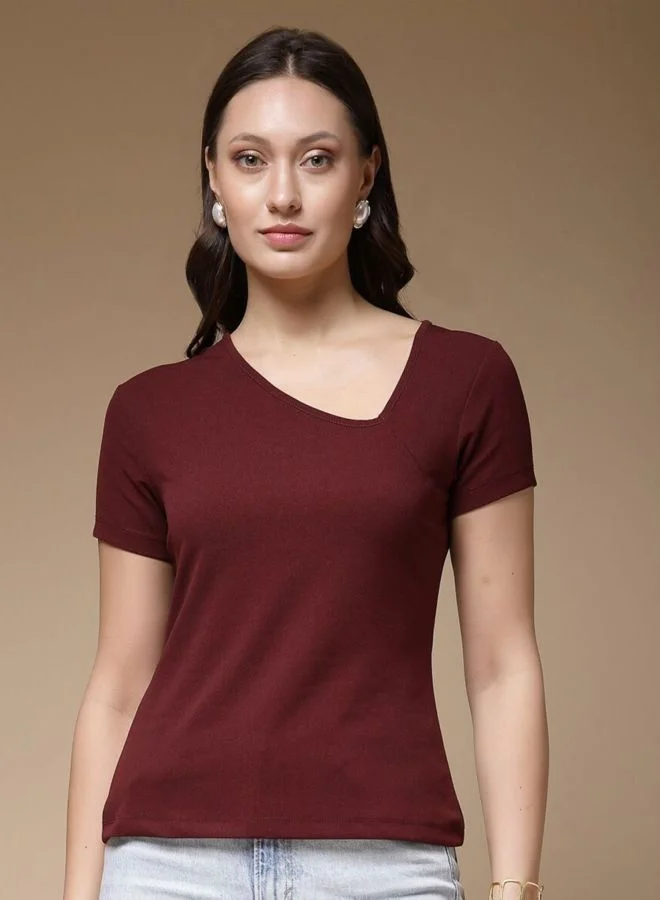 مرفوعة Women Regular Fit Solid Asymmetric Neck Short Sleeve Crop Top