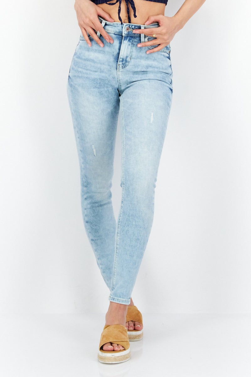 GUESS جينز نسائي ضيق قابل للتمدد، مغسول، أزرق - Image 1