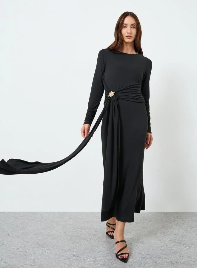 تايك تو فستان طويل بلف أمامي وبتفاصيل منسدلة