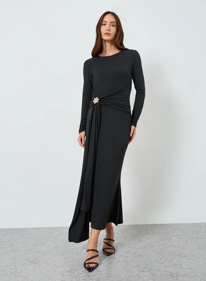 تايك تو فستان طويل بلف أمامي وبتفاصيل منسدلة