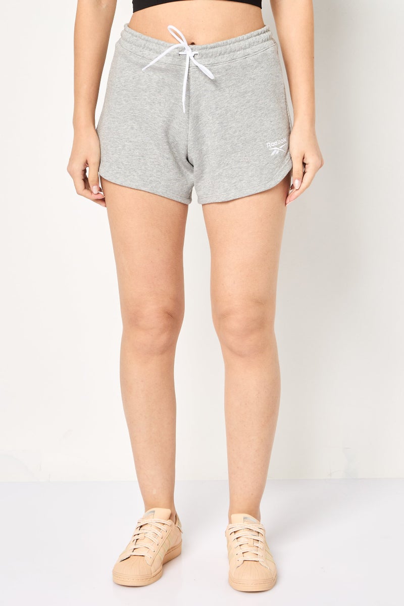 Reebok شورتات رياضية نسائية مناسبة في الهواء الطلق، رمادي مائل إلى البياض - Image 1