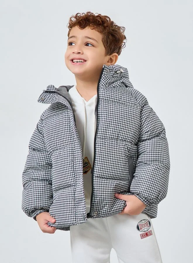 ستايلي جاكيت بفرو داخلي بنقشة مربعات وغطاء رأس