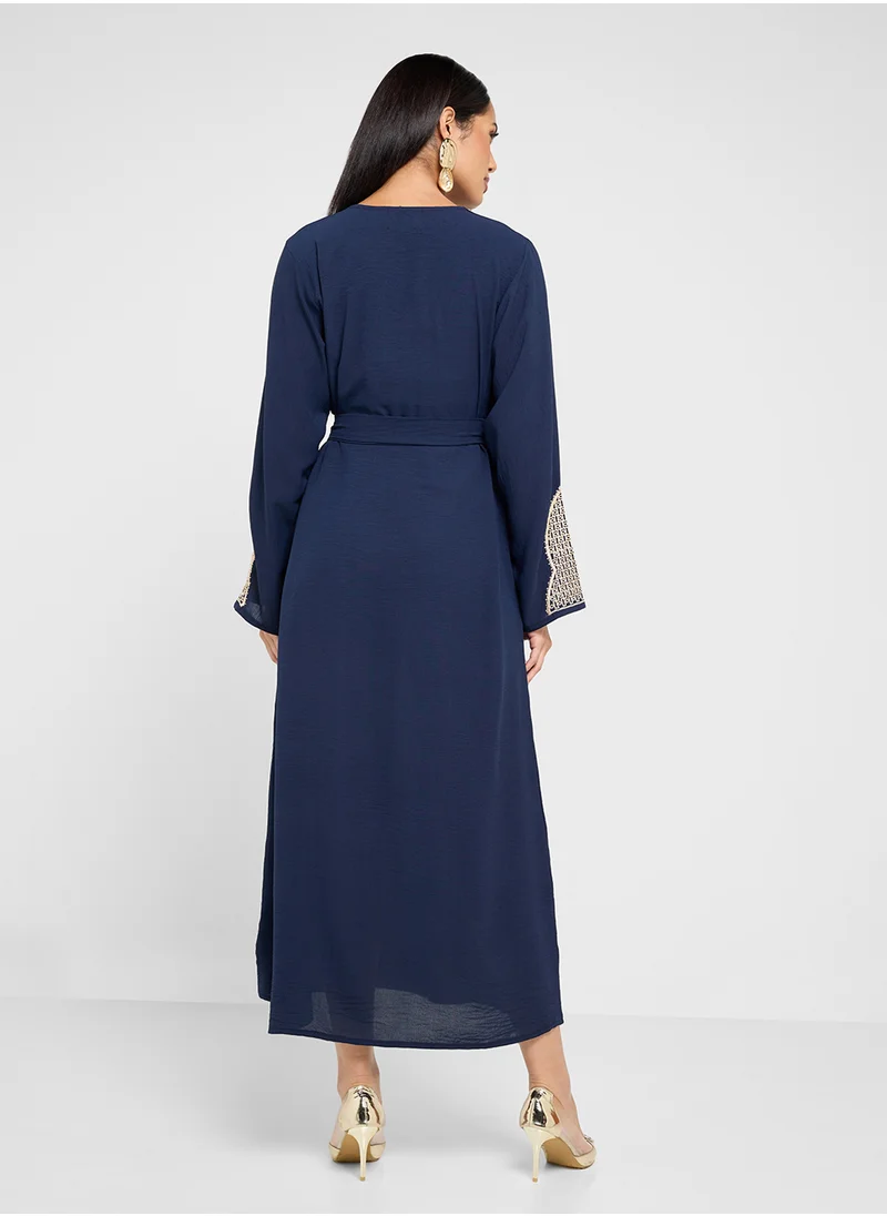 هيا كلوزيت Emroidered Belted Jalabiya