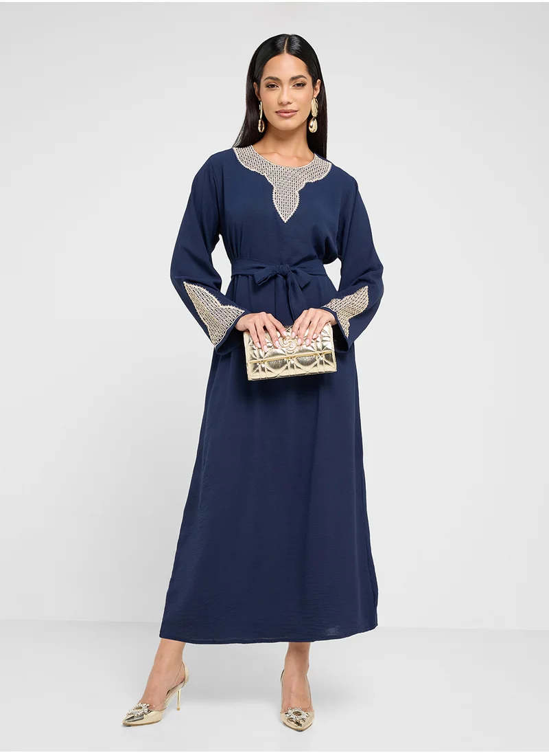 هيا كلوزيت Emroidered Belted Jalabiya