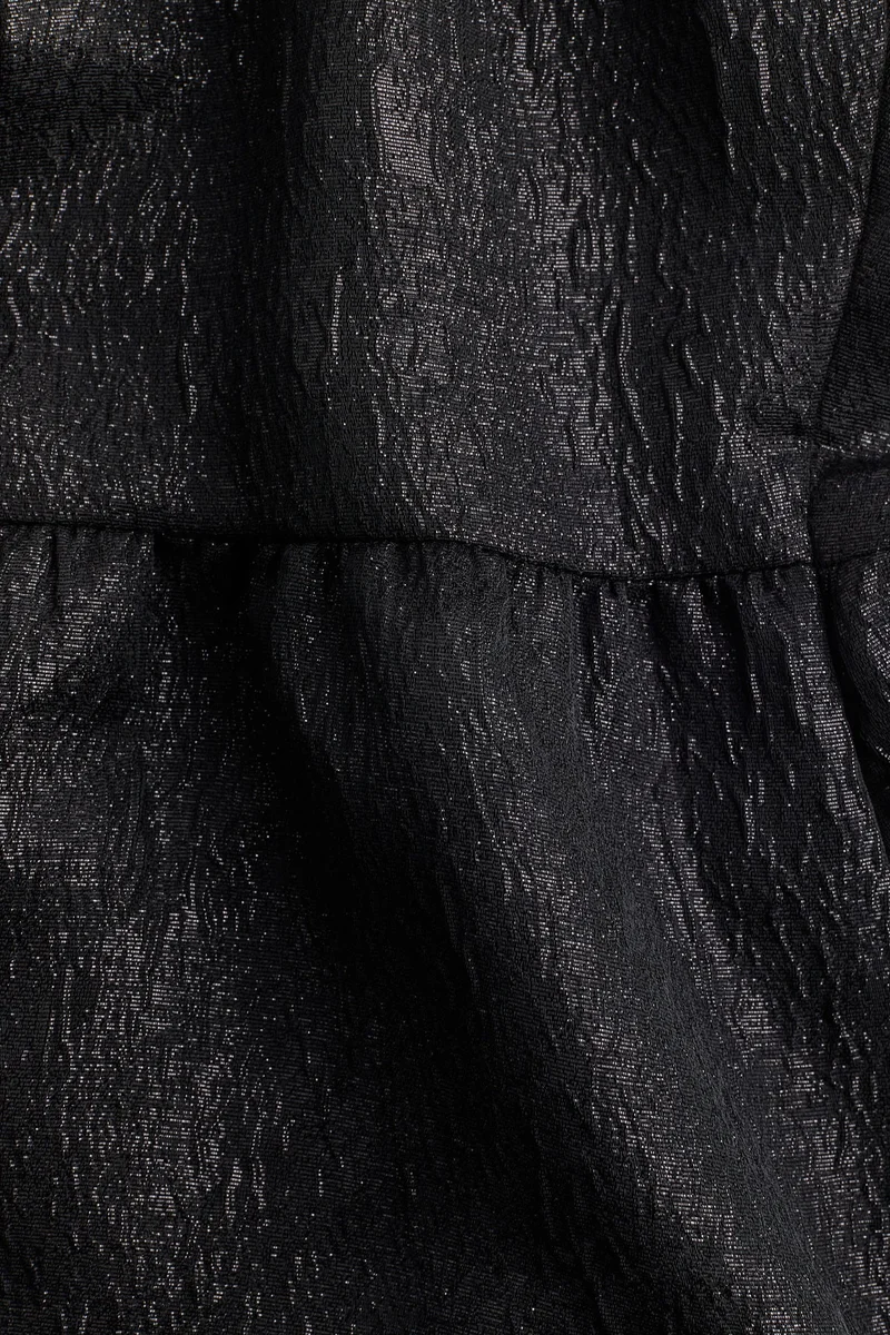 اتش اند ام بلوزة جاكار مزينة بربطة