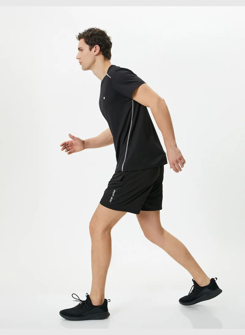 كوتون Drawstring Slogan Printed Pocket Detail Sport Shorts