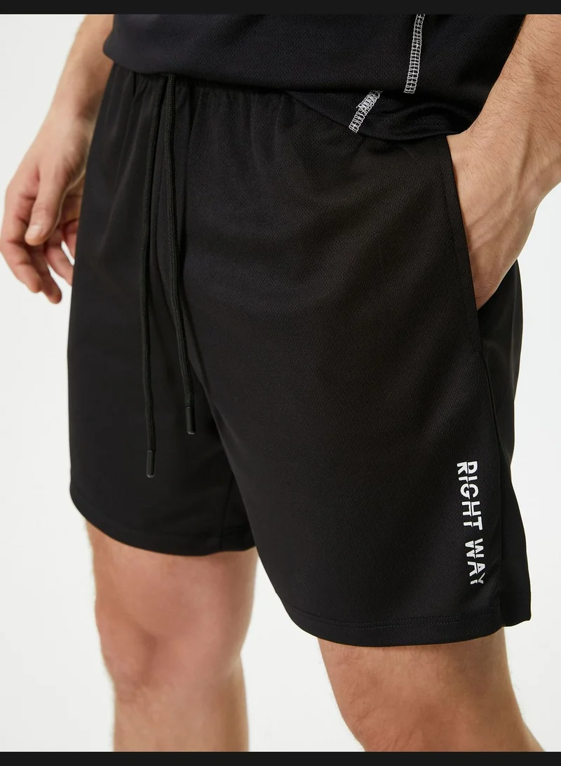 كوتون Drawstring Slogan Printed Pocket Detail Sport Shorts