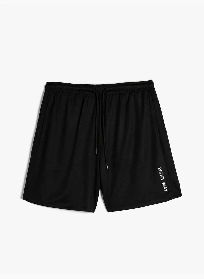 كوتون Drawstring Slogan Printed Pocket Detail Sport Shorts