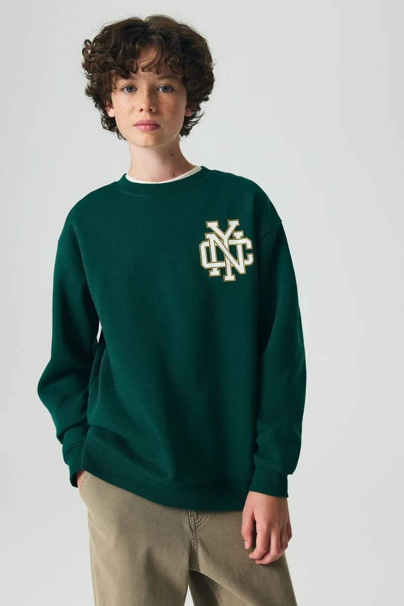 اتش اند ام سويت شيرت بطبعة