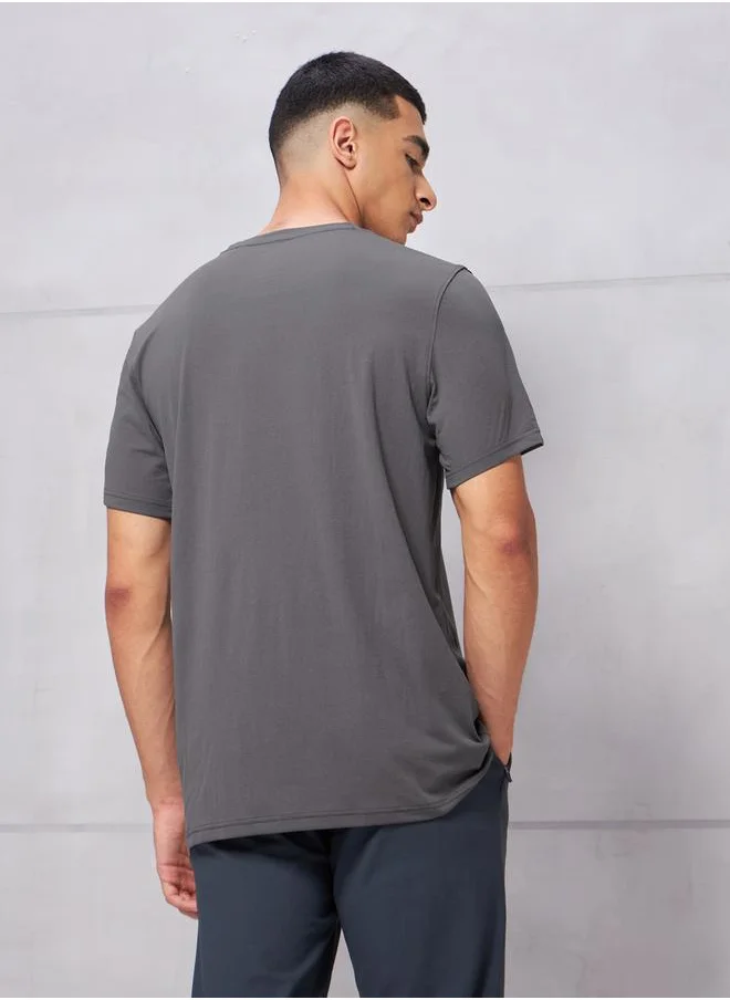 تكنوسبورت Slim Fit 4-Way Stretch T-Shirt with Cotflex