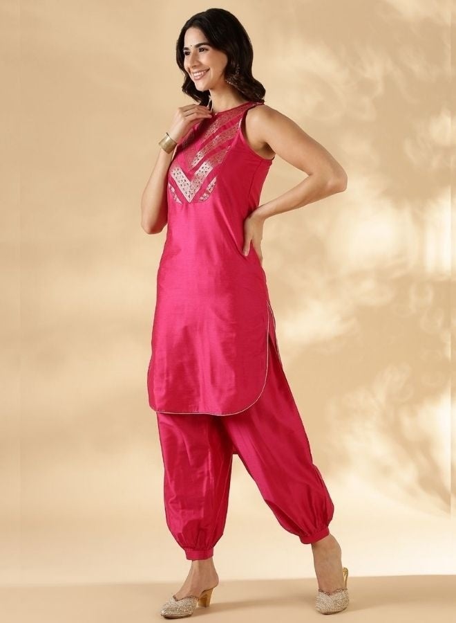 Abhishti Banarasi zari Yoke high-low kurta with Fuschia pink pathani pants - Image 3