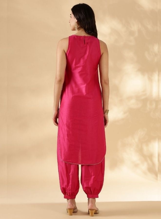 Abhishti Banarasi zari Yoke high-low kurta with Fuschia pink pathani pants - Image 5