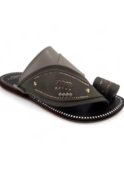 AL Fanoos Handcrafted heritage leather slippers
