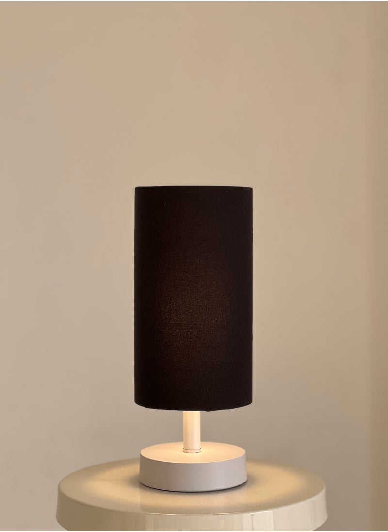 Table Lamp - White And Black - pzsku/ZDEFF63916D2EA8C467A5Z/45/_/1699876030/18962a01-1f96-41f7-946c-caf2648dbbf6