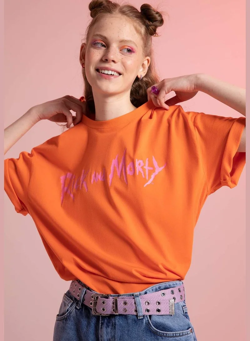 ديفاكتو Woman Rick and Morty Licenced Oversize Fit Crew Neck Knitted Short Sleeve T-Shirt